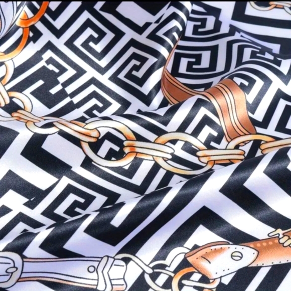 Women's Scarf - Picture 2 of 2